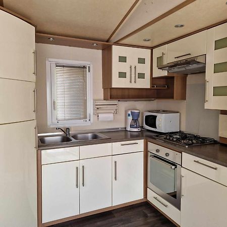 Camping Le Clos De Balleroy Esterno foto