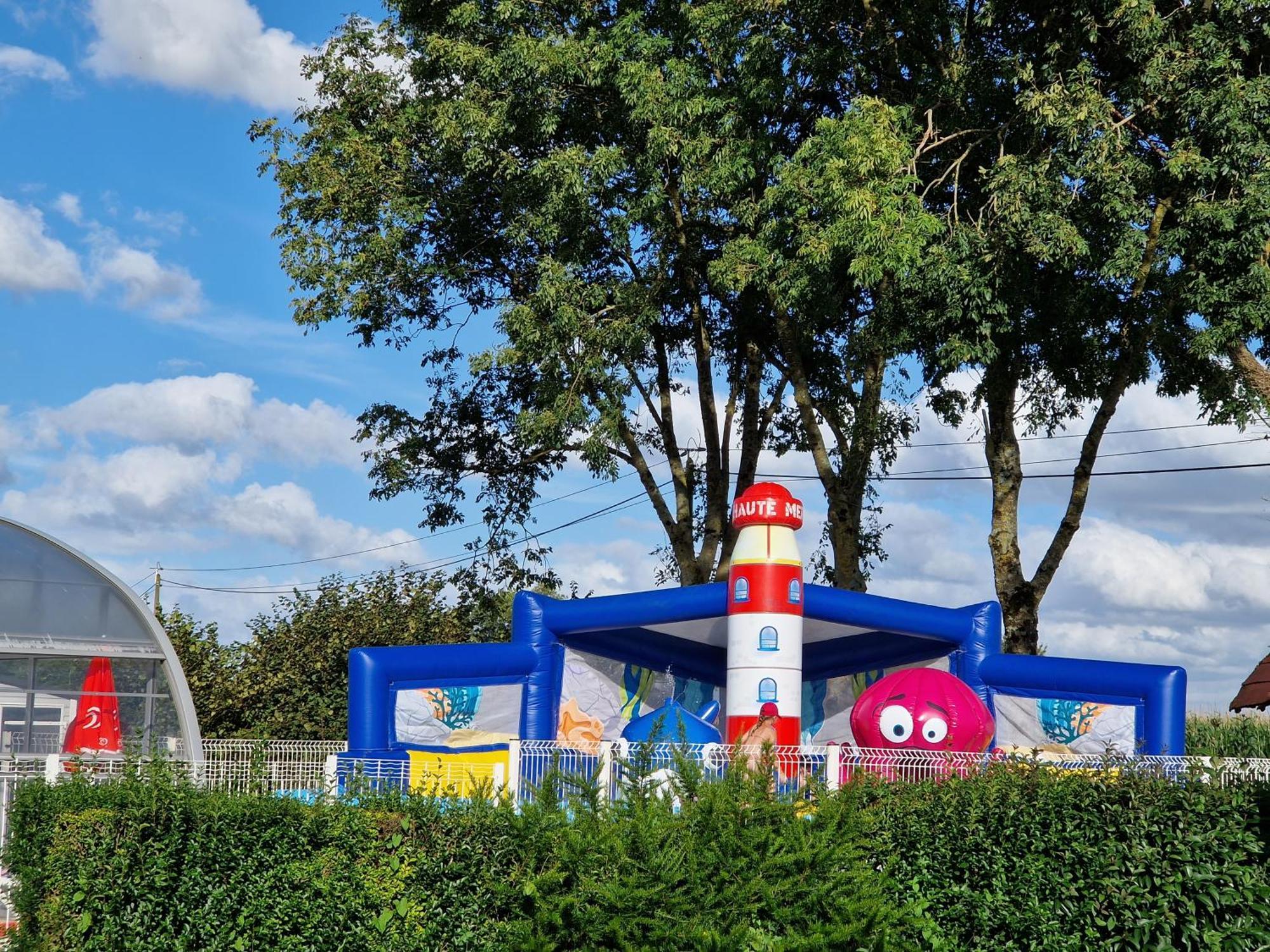 Camping Le Clos De Balleroy Esterno foto
