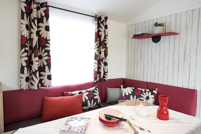 Camping Le Clos De Balleroy Esterno foto