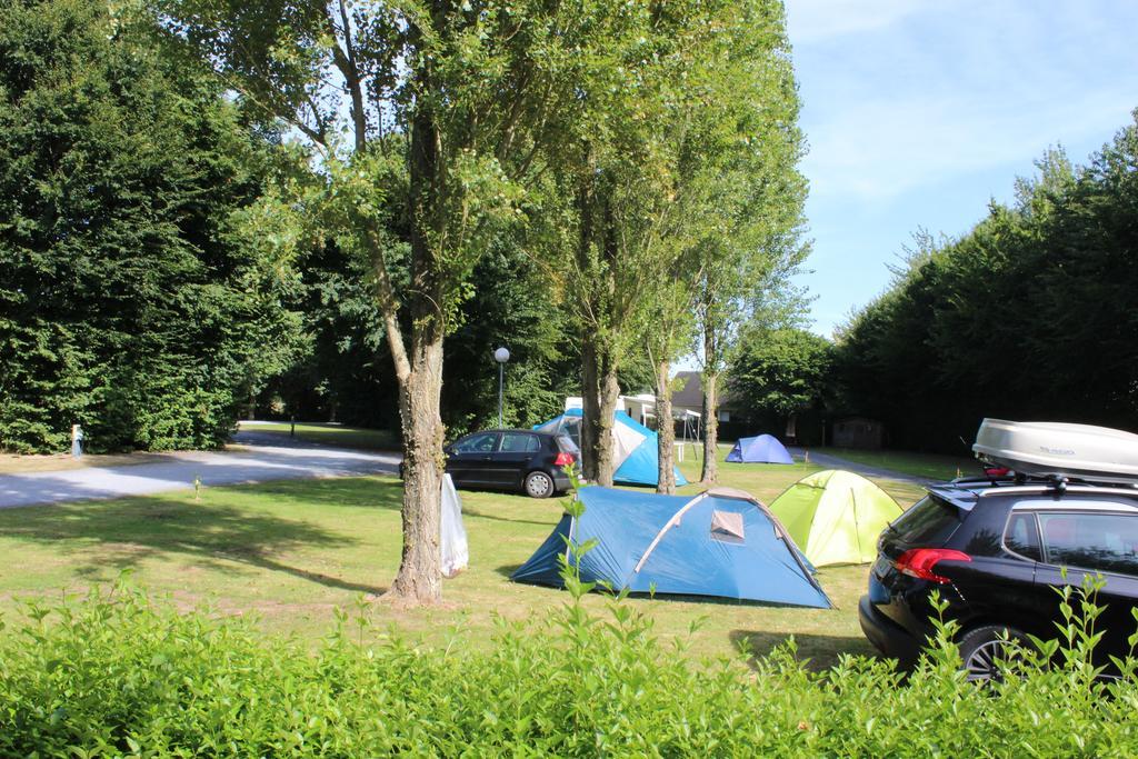 Camping Le Clos De Balleroy Esterno foto