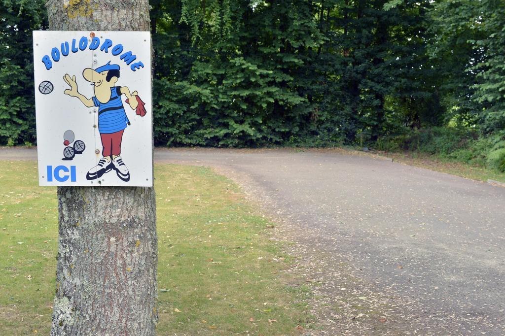 Camping Le Clos De Balleroy Esterno foto