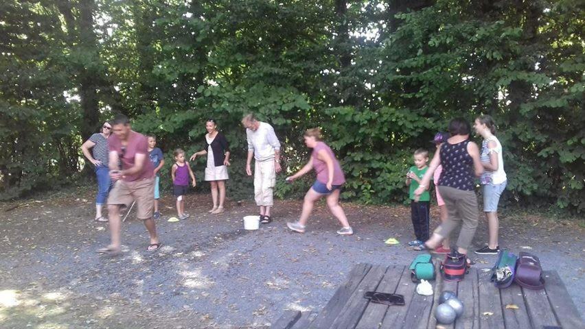 Camping Le Clos De Balleroy Esterno foto